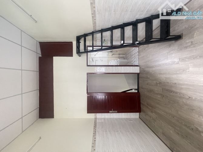 CÁCH QUẬN 1 CHỈ 150m - CÁCH MẶT 💵 ĐƯỜNG 50m - NHÀ 3 TẦNG BTCT - KHU DC HIỆN HỮU KHÔNG QH - 3