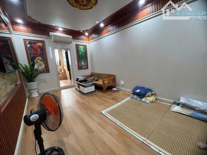 Bán nhà tập thể phố Nguyên Hồng 75m2 chỉ 3.4 tỷ có 2 ngủ, 2WC, 2 thoáng gần Hồ Thành Công - 3