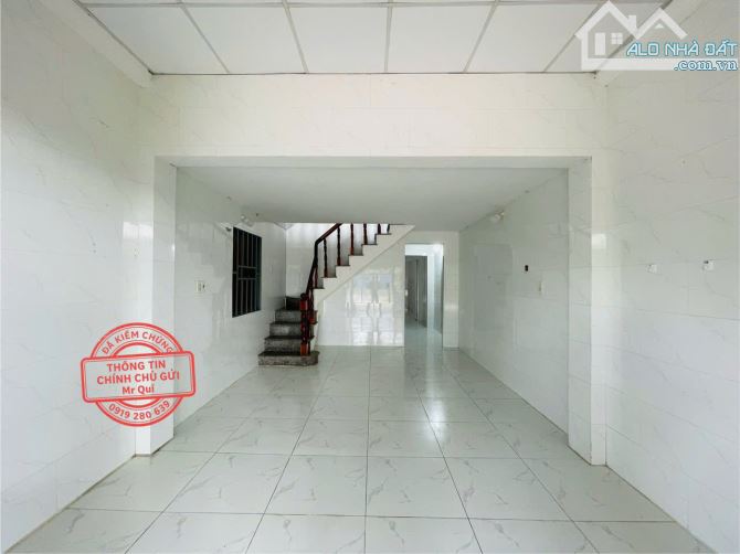 Cần bán gấp nhà 1 trệt 1 lầu, sổ hồng riêng ngay trung tâm Đức Hòa, 165m2 4 phòng ngủ - 3