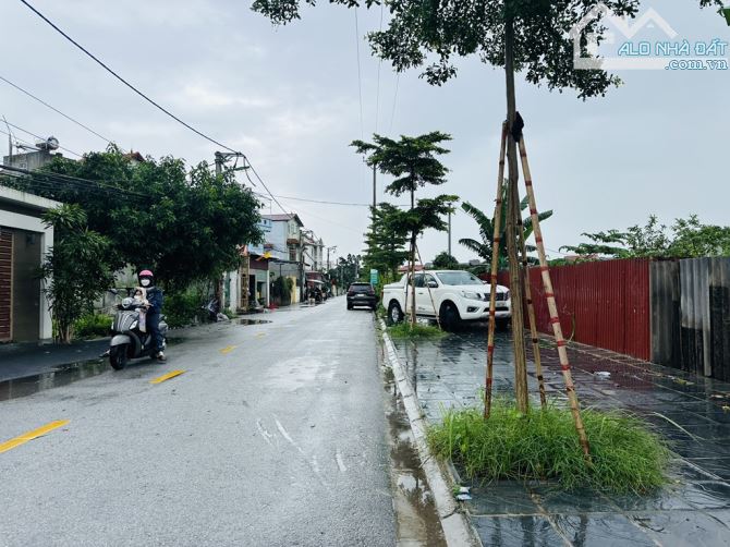 Thành Trung - Trâu Quỳ _71m MT 4,2m - PHÂN LÔ VỈA HÈ Ô TÔ ĐỖ - 3