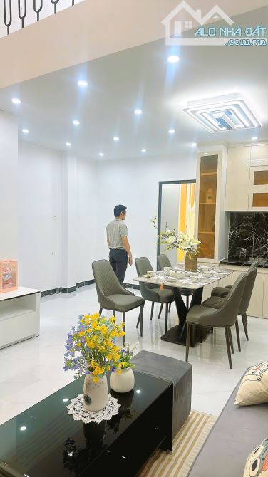 NHÀ ĐẸP LUNG LINH- HUỲNH TẤN PHÁT- TT NHÀ BÈ– SHR – FULL NỘI THẤT – NHỈNH 3 TỶ - 3
