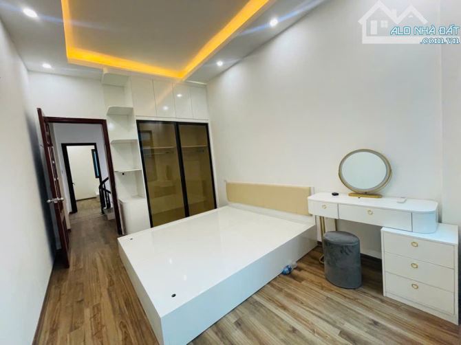 TÔI ĐANG CẦN BÁN CĂN NHÀ 38M2 TẠI PHỐ VŨ TÔNG PHAN -Ô TÔ QUA NHÀ  GIÁ CHỈ 9 TỶ - 3
