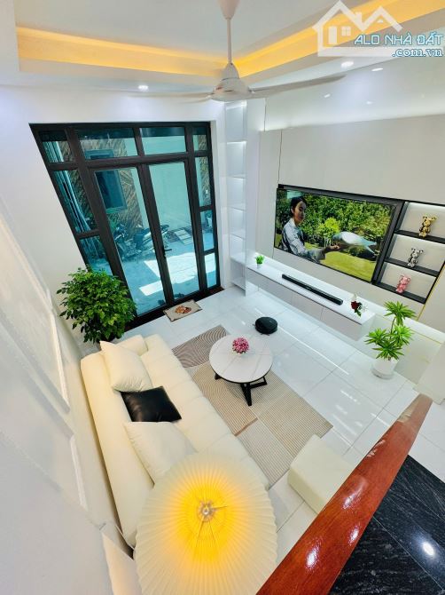căn nhà đẹp, căn góc trần lãm, ngay gần bv đột quỵ, ngõ oto rộng thoáng, giá 2,x tỷ thiện - 3