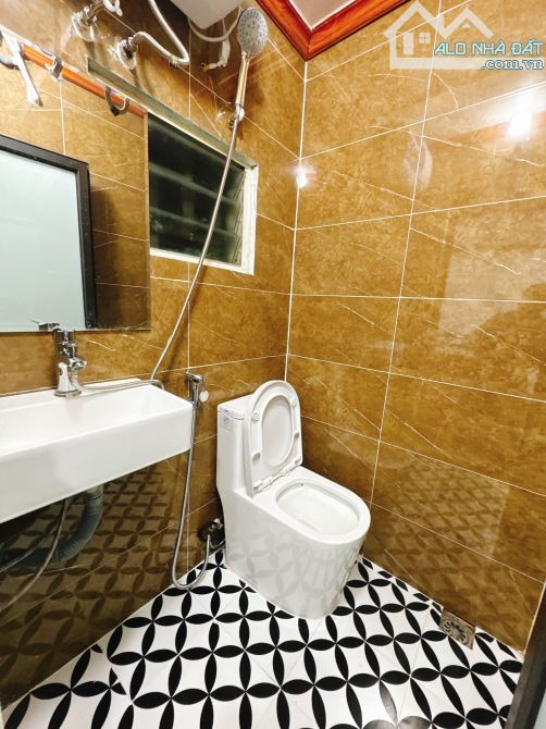 Apartment Đống Đa🔥6 Tầng🔥10 phòng khép kín🔥Mặt ngõ 5m🔥giấy phép🔥35tr/tháng🔥8.9 Tỷ - 3