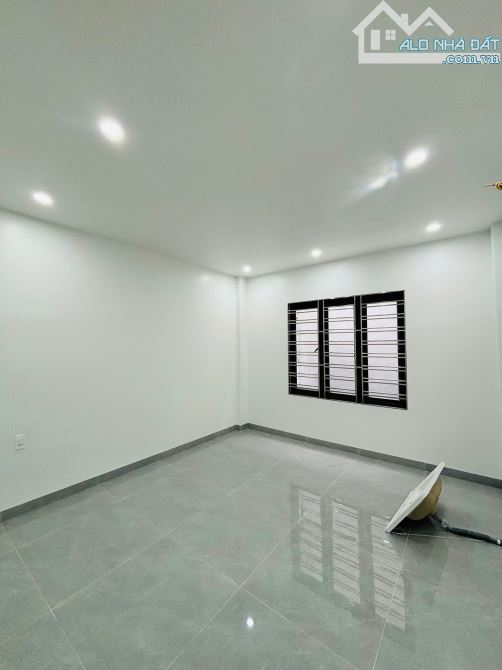 Bán nhà mặt đường khu phân lô Đằng Lâm, có thang máy, 78m2 4 tầng, ô tô đỗ thoải mái, giá - 3