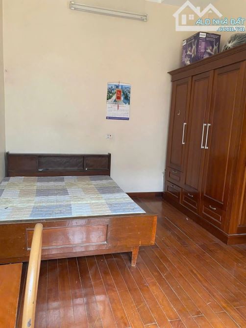 Cho thuê nhà nguyên căn ngõ 18 Ngô Quyền, Quang Trung,Hà Đông. DT 40m 3 tầng, giá 12tr - 3