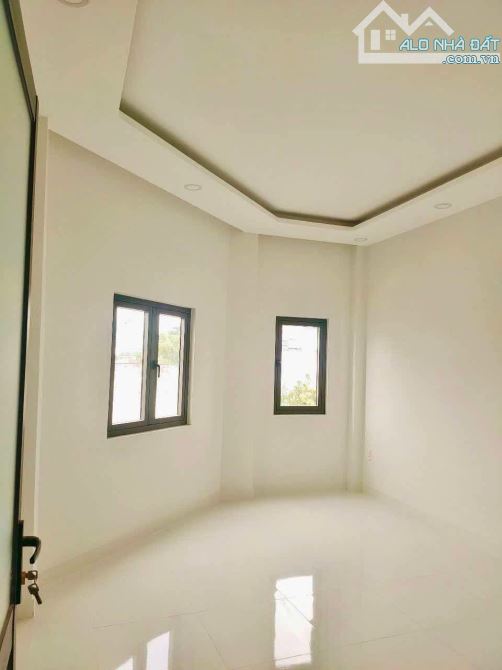 BÁN NHÀ 3 TẦNG NGUYỄN VĂN QUÁ Q12 - 4