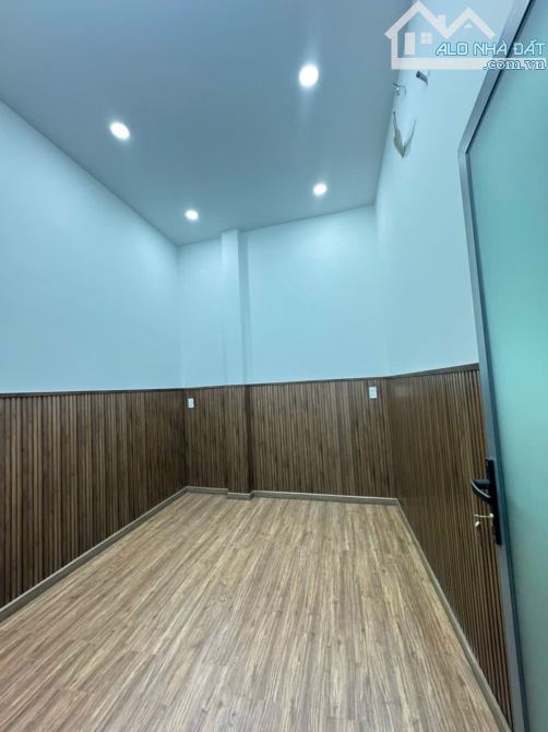 NHÀ 2 TẦNG GẦN NGUYỄN THỊ ĐỊNH QUẬN2 - 80M2 NỞ HẬU - CHỈ 7.x TỶ - 4