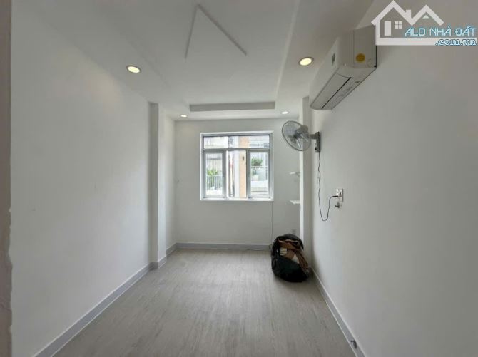 Nhà Cho Thuê Nguyên Căn Hẻm Xe Hơi Quận 3 - 4