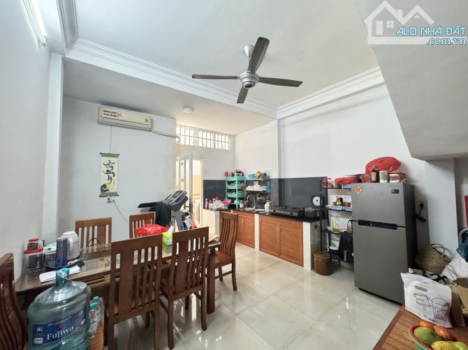 BÁN NHÀ MẶT TIỀN GẦN CHỢ HIỆP BÌNH CHÁNH, 2TẦNG ĐÚC ,HXH, DT60M2 , CHỈ 5.XTỶ . - 4