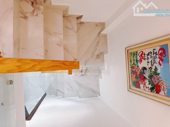 Nhà đẹp 3 tầng, gần HXH, 3,28 tỉ. - 4