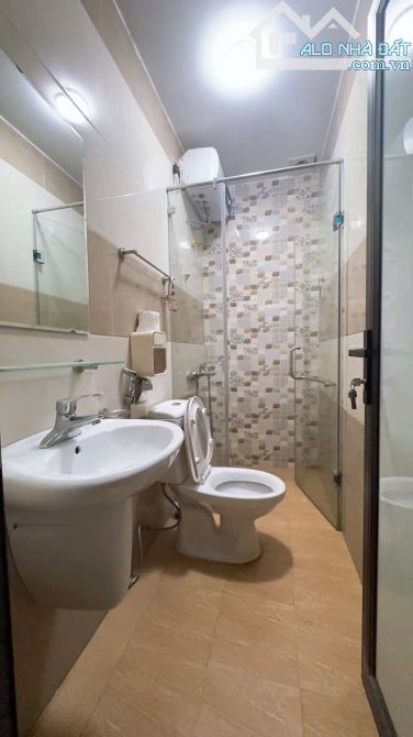 BÁN NHÀ TRẦN QUỐC HOÀN  CẦU GIẤY-NHÀ ĐẸP-FULL NỘI THẤT 47M 6 TẦNG, MẶT TIỀN 5M GIÁ 10,5 TỶ - 4