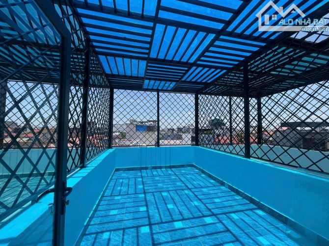 Bán nhà trung tâm phố Thạch Bàn,Long Biên. Diện tích 42m x 5tầng,5 phòng ngủ. Giá chỉ 7.8ỷ - 4