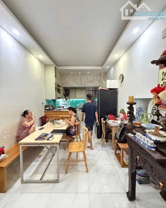 Bán Nhà Hẻm Xe Hơi Thành Thái, Quận 10: 52M², 3 Tầng, Đã QH Mở Rộng, Chỉ $8.6 Tỷ! - 4