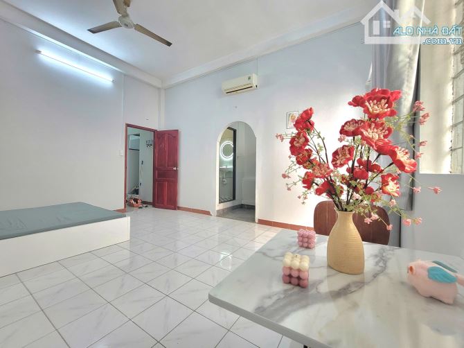 Căn Hộ Tách Bếp Có Ban Công Quận 10 Gần Vạn Hạnh Mall, ĐH Hoa Sen, ĐH Kinh Tế - 4