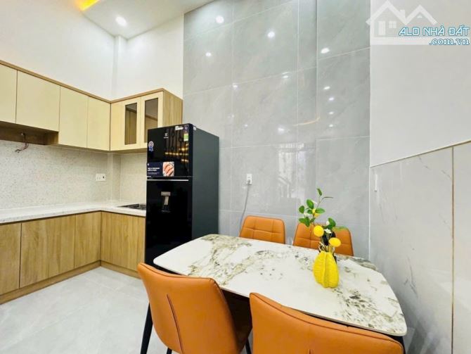 Dọn vào ở ngay, gần Nguyễn Văn Khối, 2 tầng, 4m x 8m, hẻm ba gác thẳng - 4