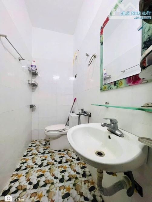 Bác Vịnh cần bán nhà 5t,55m tại Mậu Lương,HĐ,tiện ích tốt chỉ 8 tỷ - 4