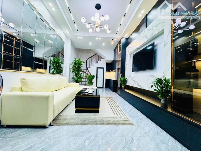 Bán nhà trung tâm Quận Thanh Xuân, Phân Lô, Full nội thất, DT 30m2*4 Tầng*Giá 7,18 tỷ - 4