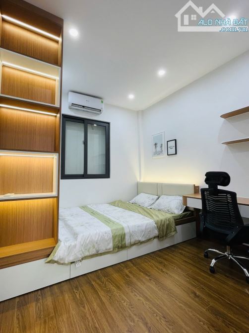 🔥 CHỈ 5.3 TỶ – NHÀ 5 TẦNG PHỐ LÊ VĂN HIẾN – 3 GÁC VÀO TẬN CỬA – SÁT BÃI Ô TÔ - 4