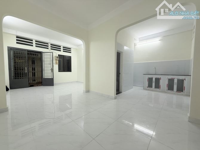 Chung cư 336/9A Phan Văn Trị, 63m2, 2 PN, tầng 2, có sổ, 3.35 tỷ - 4