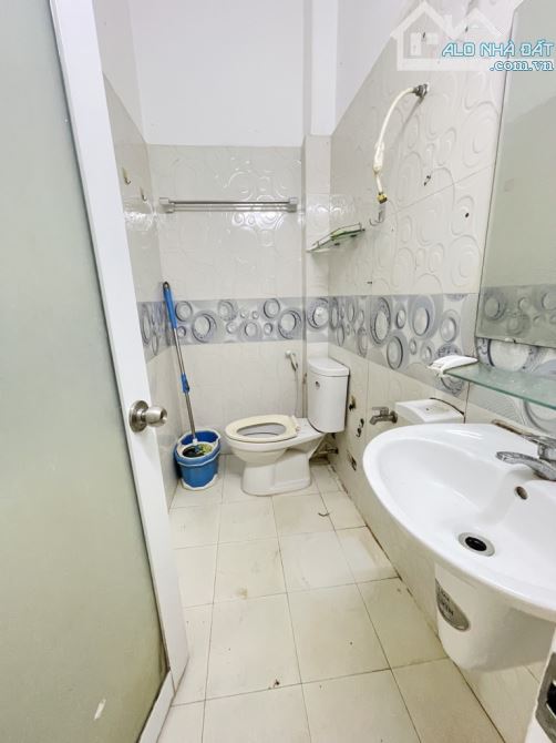 Nhà Gò Vấp hẻm xe hơi thông 2 tầng BTCT 6x7,2m không quy hoạch đường số 3 Phường 9 - 4
