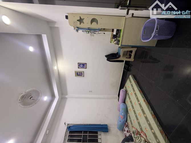 NHỈNH 5 TỶ GẦN LÊ ĐẠI HÀNH QUẬN 11 45M2 4 TẦNG MỚI ĐẸP, CÁCH HXH 30M. - 4