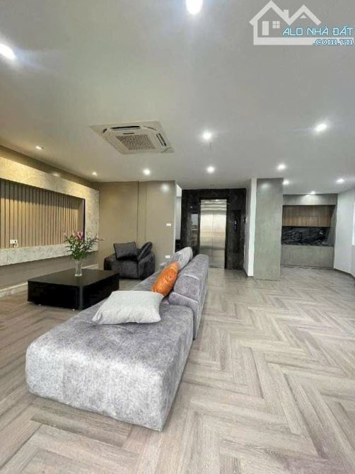 Bán nhà phố Trần Thái Tông, Trương Công Giai, kinh doanh, 3 ôtô tránh, lô góc, vỉa hè*55m2 - 4