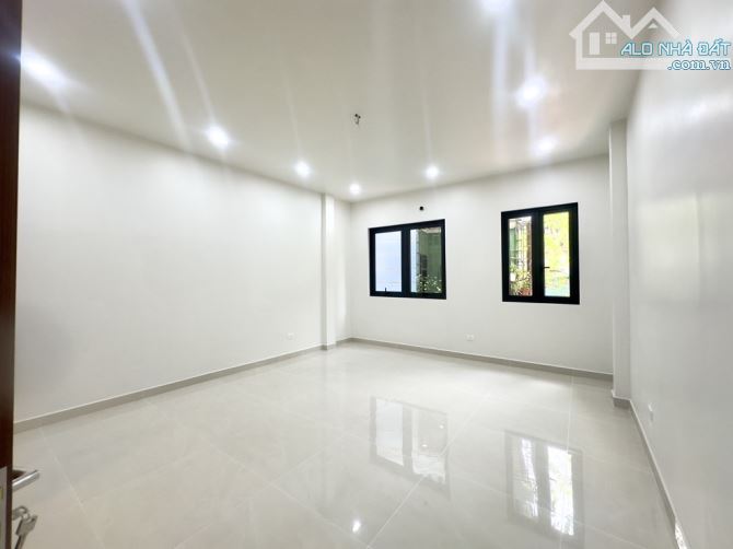 Nhà Trung tâm Đống Đa - Quan Thổ DT 46m,6 tầng THANG MÁY,MT 5m - 4