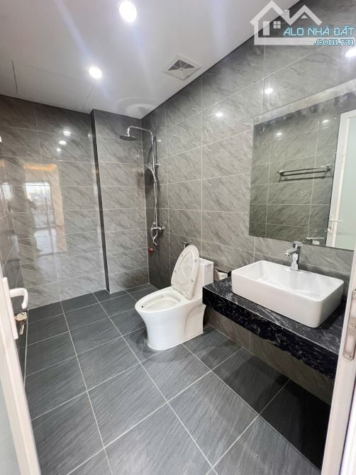 BÁ,N NHÀ AN TRAI VÂN CANH, DÂN XÂY ĐƠN LẬP - MẶT NGÕ THÔNG, 5TẦNG - 2 THOÁNG .40m2*5 TẦNG. - 4