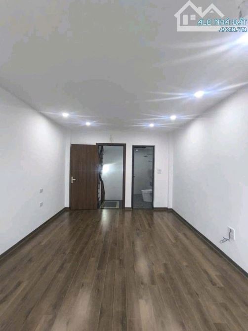 Bán nhà Bát Khối LB 33m2 5 tầng mt 3,5m gần ô tô nhỉnh 5 tỷ - 4