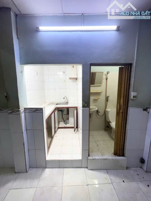 NHÀ Đ. VÕ VĂN KIỆT, QUẬN 1, 25M2, 3TẦNG, 2PN, 2WC, NỞ HẬU, GẦN CẦU ÔNG LÃNH, CHỈ 2.99 TỶ - 4