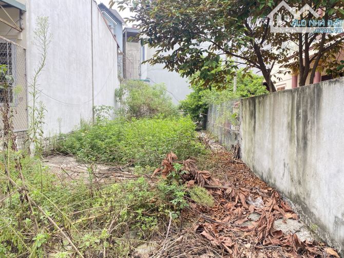 Mt gần 5m/ 100m2 trước mặt trường học đường hai xe 45 chỗ tránh. Kim Chung, Đông Anh. HN - 4