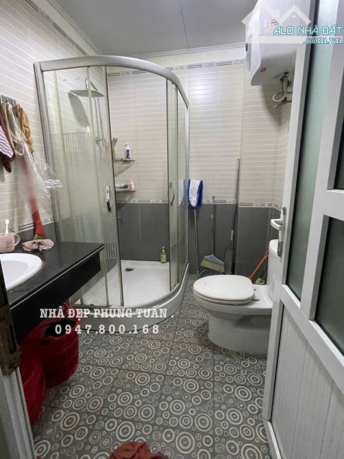 P Tuấn... Bán nhà Phố  Hồ Sen – Ô Tô Đỗ Cửa • DIỆN TÍCH~70m² (ngang 4m)• 4 Tầng  xây chắn - 4