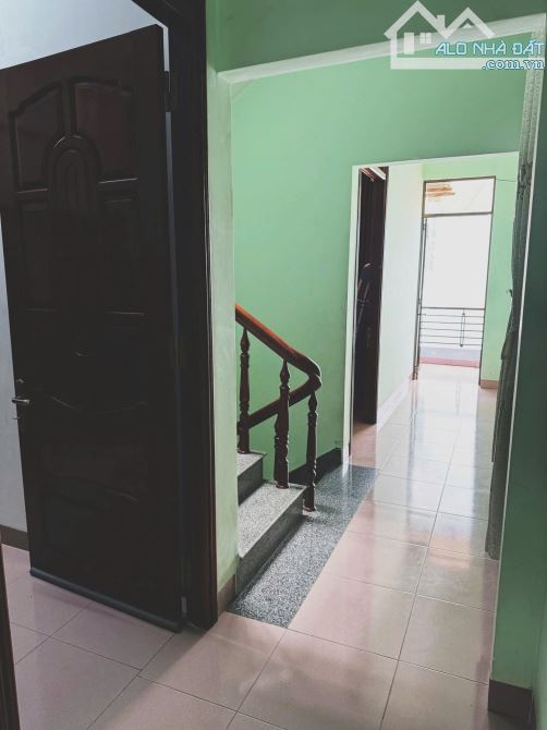 Cho thuê nhà  nguyên căn khu Hoàng Diệu full nội thất  3pn Hẻm oto rộng dt 63mx2 giá 8tr - 4