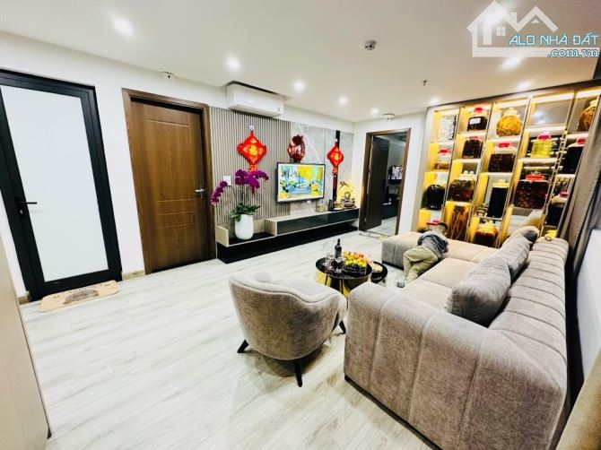 BÁN TÒA KHÁCH SẠN VIEW HỒ ĐỀN LỪ - FULL NỘI THẤT - DÒNG TIỀN ỔN ĐỊNH ~ 4 TỶ/NĂM. GIÁ 49 TỶ - 4