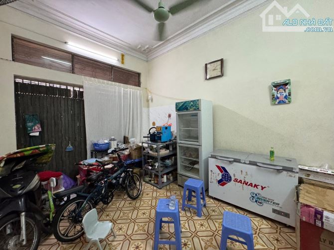 Bán thửa đất vuông vắn - tặng nhà 3 tầng - phân lô phố Yên Lạc - mặt tiền đẹp - ngõ thông - 4