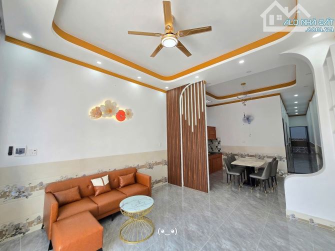 Bán nhà phố mới Gần chợ Thái Bình P.Hố Nai mới Biên Hoà -Đồng Nai - Giá 2tỉ800tr - 4
