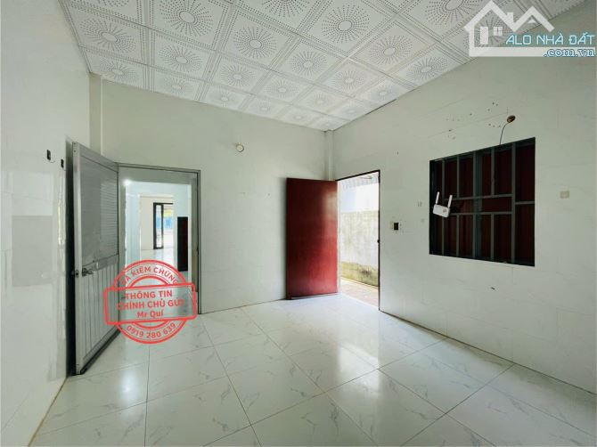 Cần bán gấp nhà 1 trệt 1 lầu, sổ hồng riêng ngay trung tâm Đức Hòa, 165m2 4 phòng ngủ - 4
