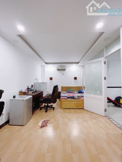 HXH 1 TRỤC - SÁT MT - NGAY NHÀ HÁT HOÀ BÌNH - 3 THÁNG 2 - Q.10 - 4 TẦNG - 96M2 - CHỈ 28.9T - 4