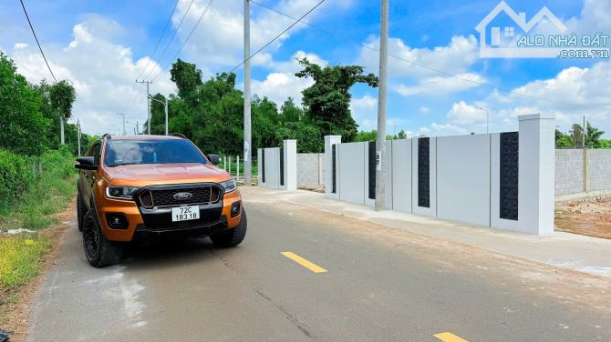 2 LÔ LIÊN KỀ  MẶT TIỀN ĐƯỜNG CÁCH MẠNG THÁNG TÁM - TRUNG TÂM THỊ TRẤN ĐẤT ĐỎ - 4