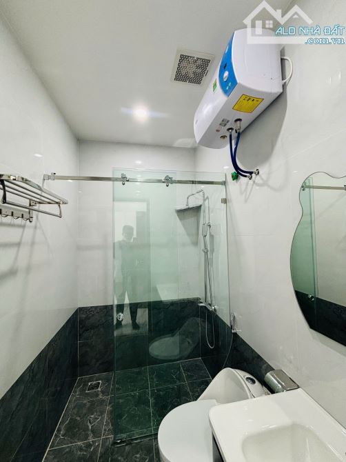 Bán nhà mặt đường khu phân lô Đằng Lâm, có thang máy, 78m2 4 tầng, ô tô đỗ thoải mái, giá - 4