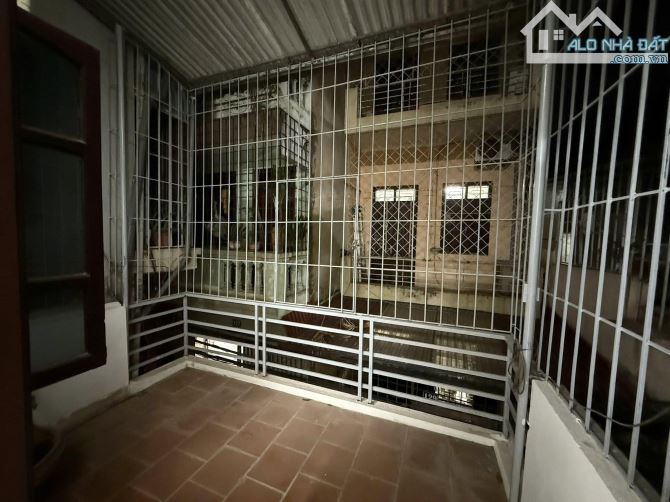 Cho thuê nhà ngõ 559 Kim Ngưu - Hai Bà Trưng,DT 55m2 x 3 tầng giá 10tr - 4