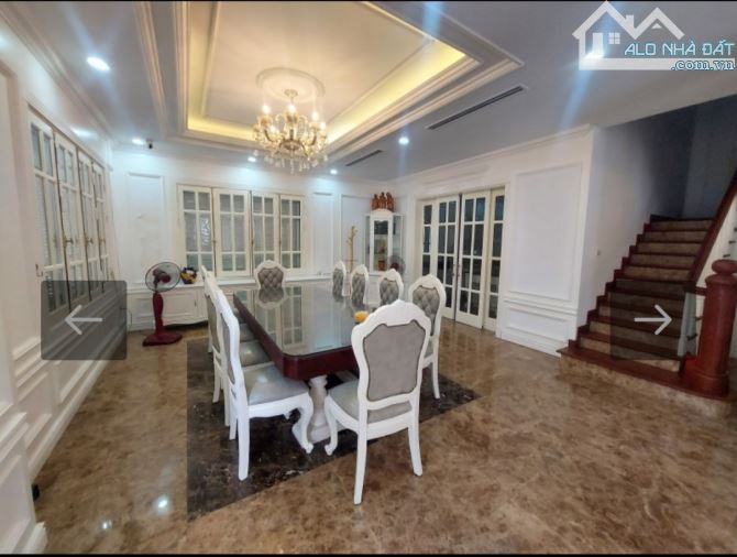 Bán biệt thự Thạch Bàn Cổ Linh kinh doanh ô tô tránh vỉa hè rộng giá 27 tỷ - 4