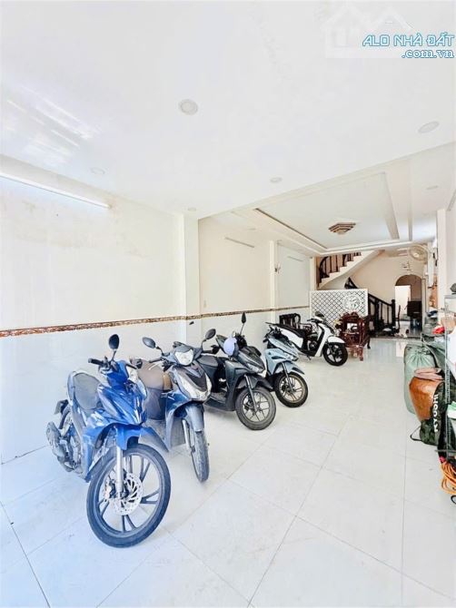 Bán Nhà Khu Tên Lửa AEON   , 3 Tầng 80m2, Dòng Tiền 20tr/tháng  , Chỉ 11 Tỷ - 5