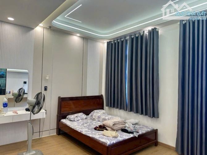 Nhà 4 tầng  khu phân lô Lê Thị Hồng  P17  Gò Vấp  Đường nhưa 8m thông  5.1x20m  Giá 19 Tỷ - 5