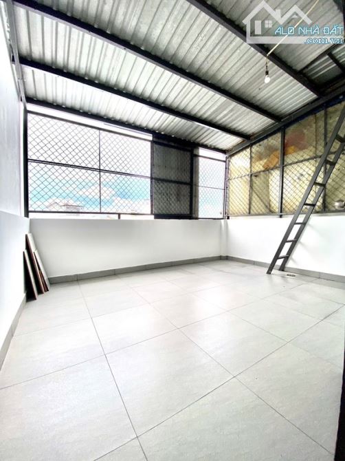 SHR 1/ Trần thị cờ Quận 12. 100m ra đường lê văn khương. Oto ngủ trong nhà. Nhà mới tặng n - 5