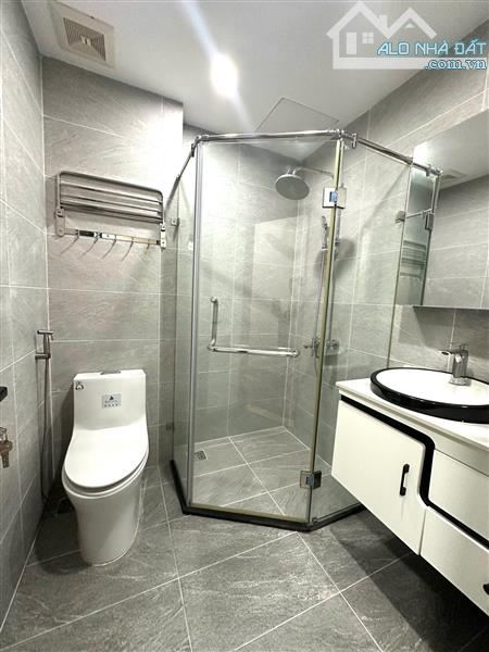 NGỌC LÂM.BỒ ĐỀ_NHÀ MỚI Ở NGAY_GẦN PHỐ_GẦN TRƯỜNG _ NGÕ Ô TÔ__DT 34M_ GIÁ NHỈNH 8 TỶ - 5