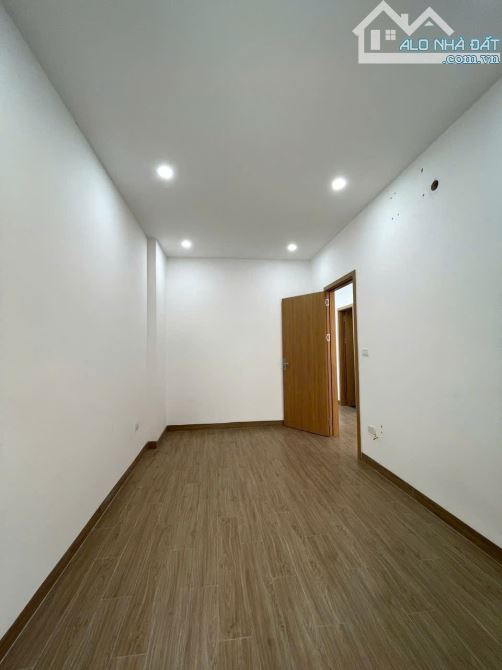 LAI XÁ :NHÀ 4T - MT 4,5M - 3 THOÁNG - MẶT PHỐ LAI XÁ - KD ĐỈNH - 5