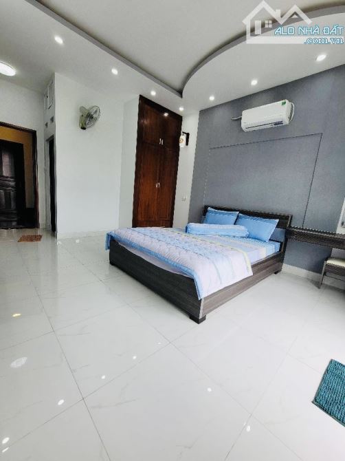 MẶT TIỀN HẺM KINH DOANH NGAY CHỢ PHẠM VĂN BẠCH - EMART PHAN HUY ÍCH - DT 4M x 19M - 5 TẦNG - 5