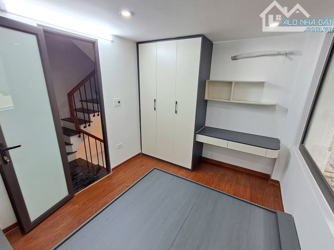 Lệnh Cư Khâm Thiên, Full Nội Thất. 20m2-5 Tầng – 3.5m Mặt Tiền. Giá Thương Lượng. 4.7 Tỷ - 5